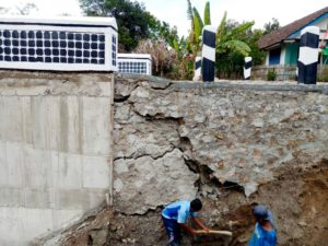 Pembangunan Jembatan Way Simah Diduga Asal Jadi Tidak Sesuai Spesifikasi