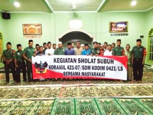 Koramil 421-07 Sidomulyo Laksanakan Manunggal Subuh Bersama Masyarakat