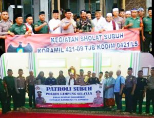 Sinergitas TNI-POLRI Dengan Masyarakat, Manunggal dan Patroli Subuh Berjamaah Di Jatiagung