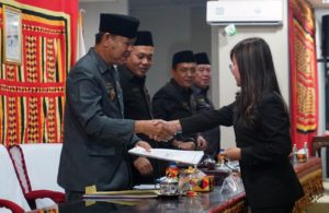 Pemkab Lamsel Sampaikan Raperda Kabupaten Layak Anak Ke DPRD