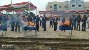Rangkaian Acara Peringati HUT Bhayangkara ke-74, Polres Lamsel Musnahkan Narkoba