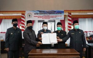 DPRD Lamsel Setujui Raperda Pelaksanaan APBD 2019 Jadi Perda