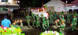 Isak Tangis Sambut Jenazah TNI Korban Penembakan KKSB