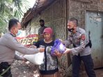 Peduli Masyarakat, Polres Lamsel Kembali Bagikan Paket Sembako di Jatiagung