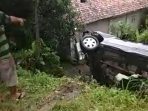 Avanza Seruduk Dua Mobil Sekaligus di Desa Talangbaru