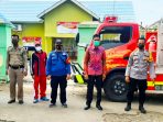 Cegah Penyebaran Covid-19, Pemdes Sidorejo Gunakan Damkar Semprotkan Disinfektan
