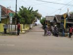 Kecewa Dengan Pengurus Koperasi Mina, Warga Kalianda Bawah Tutup Pintu Masuk Dermaga Bom