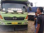 Kesal Jalan Rusak, Warga Desa Mandah Kecamatan Natar Putar Balik Truk Fuso PT BLJ