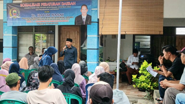 Ir. Halim Nasai Halim menyelenggarakan Sosialisasi Peraturan Daerah (Sosperda) di Desa Kecapi, foto : Agus Setiyawan