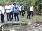 Bupati Nanang Ermanto Tinjau Jembatan Rusak Di Desa Sumber Nadi Kecamatan Ketapang