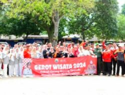 Respon Cepat Aduan Warga Soal Tumpukan Sampah, Pemkab Lampung Selatan Lakukan Aksi Gerot Wisata di Pantai Pasir Putih
