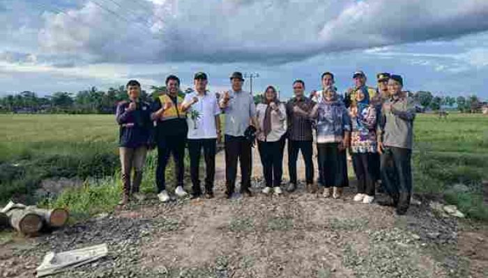 25 Tahun Tak Tersentuh Pembangunan, Warga Senyum Sumringah Melihat Jalannya Dibangun