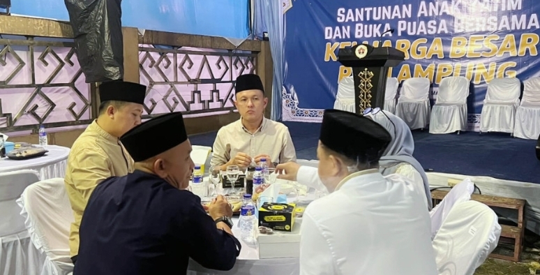 Hendry Kurniawan Apresiasi Kepedulian Sosial PWI Lampung saat Buka Puasa Bersama Anak Yatim
